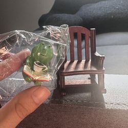 Froggy Desk Toy ( NEW)