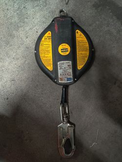 Retractable safety line