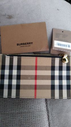 Burberry zipper wallet