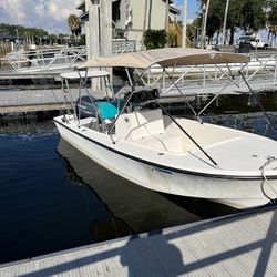 88” 17 Ft .mako 115 Yamaha 2 cycle Motor. Center Console 