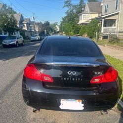 Black 4door Infinity G37 