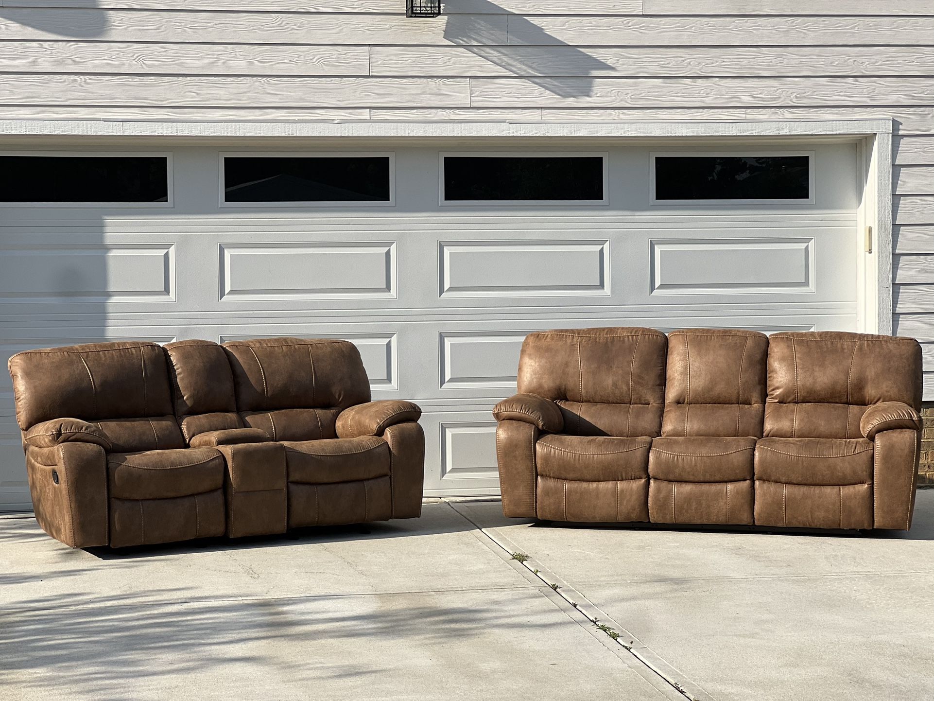 ⚪️ Cindy Crawford Reclining Couch & Love Seat - Sectional