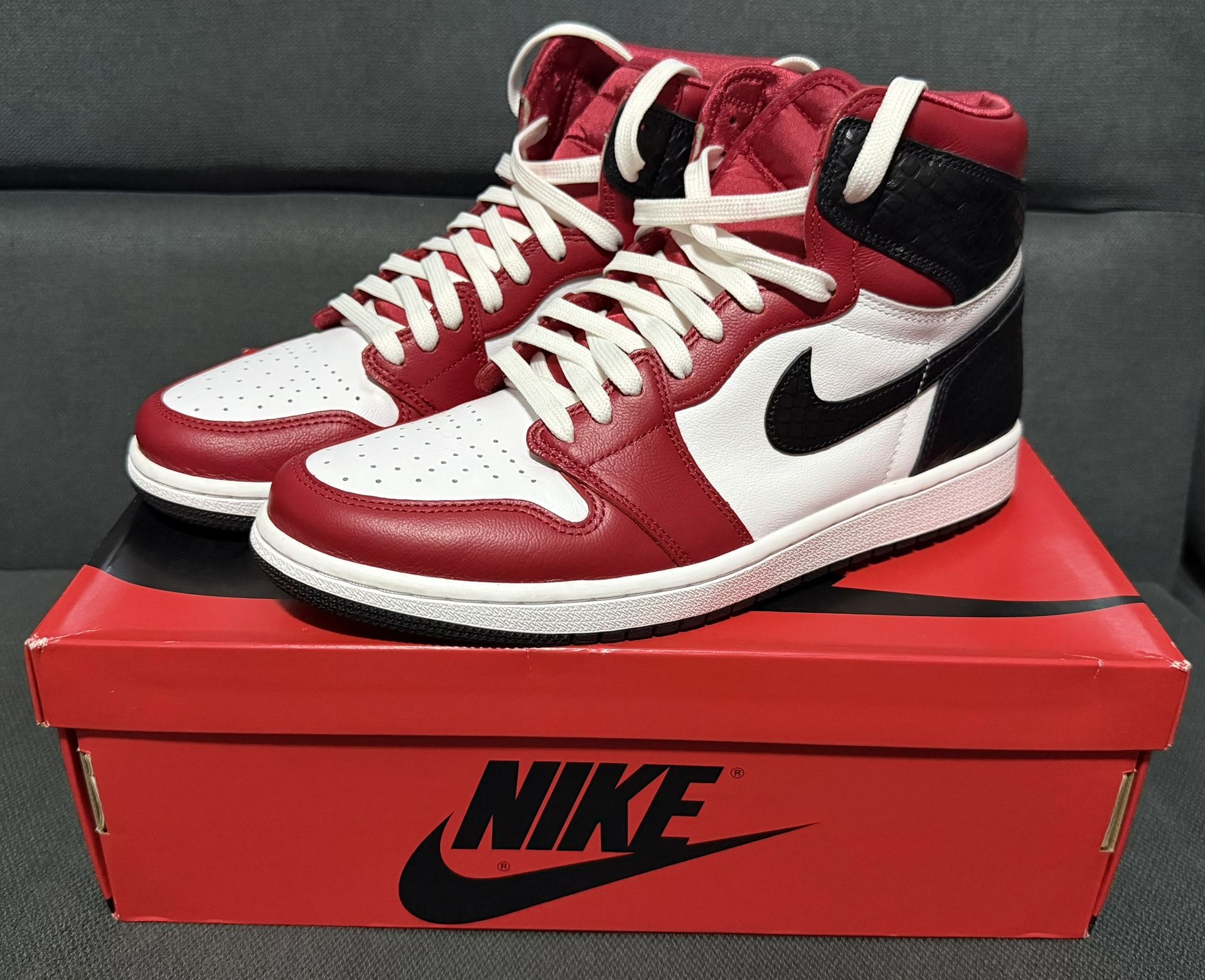 Air Jordan 1 Satin Snakeskin size 9