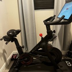 Peloton Bike + Lightly Used 