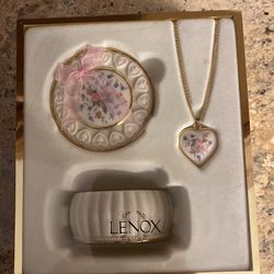 Lenox Jewelry Box And Pendant 