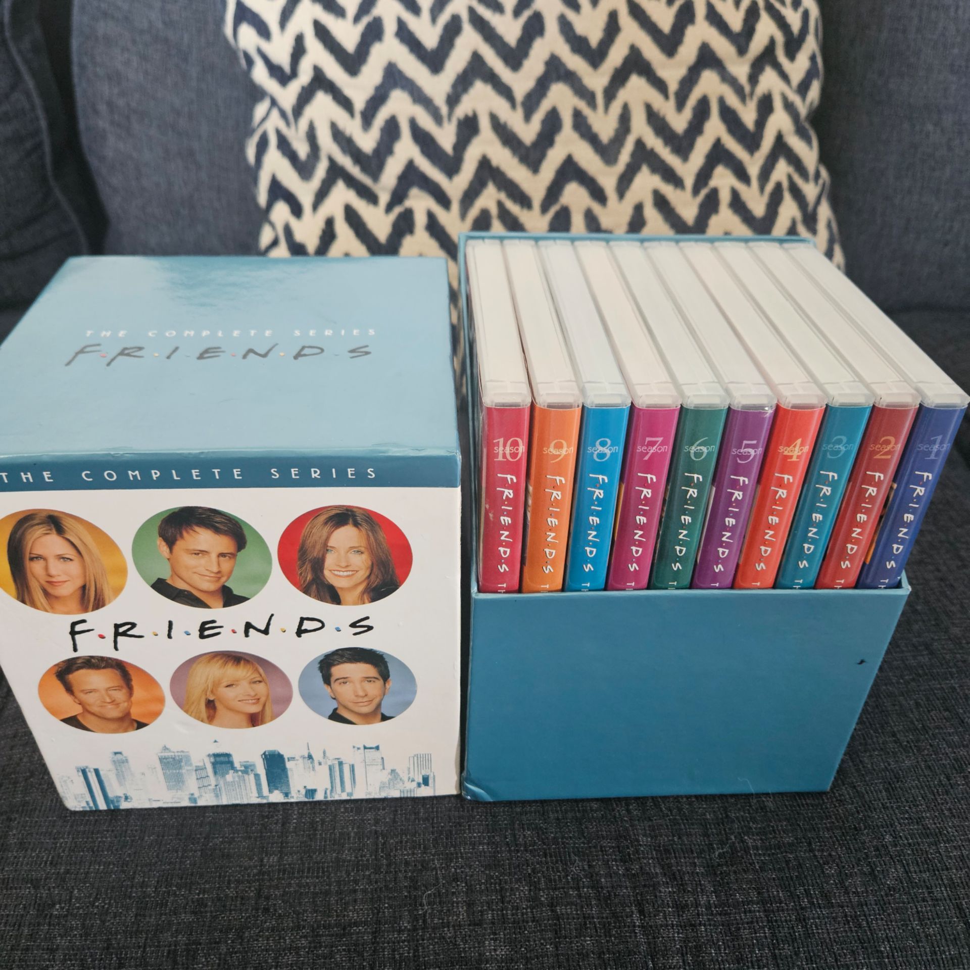 Friends DVD series complete set for Sale in Brooklyn, NY - OfferUp