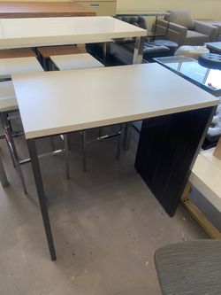 Table/desk 22”x36”wx36” h white /gray
