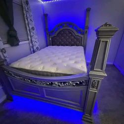 🛏️ Luxury Classic Style Queen Bed with LED Light – New 