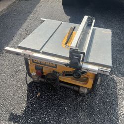 Dewalt 10 Inch 15 Amp table Saw 