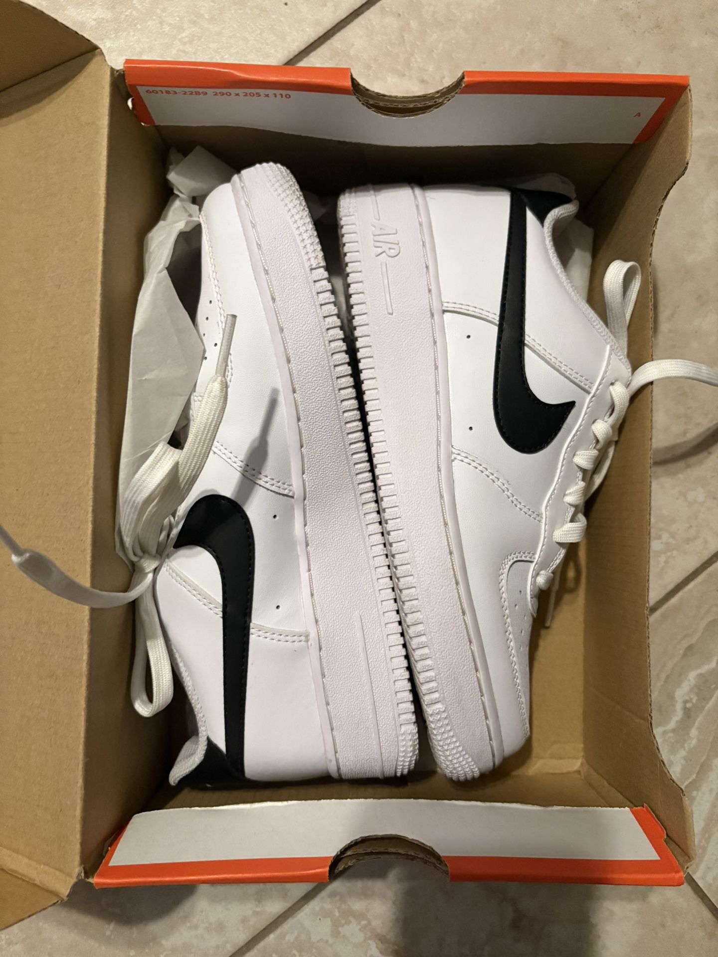 Nike Air Force 1 White/black Size 6y