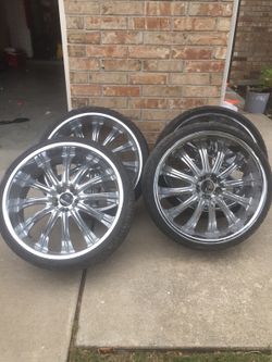 Selling 22’s 2 are bent fixable 150 all four 3 good tires 1 need another one or 130 picked up