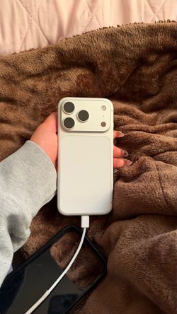 iPhone 17 Pro White Titanium