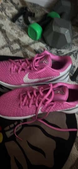 Kobe 6 kayow (think pink) size 12
