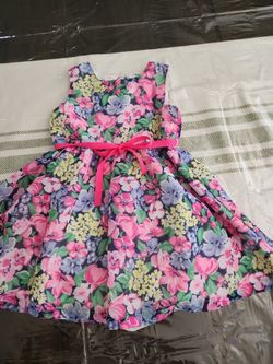 Carter's baby girl dress (6M)