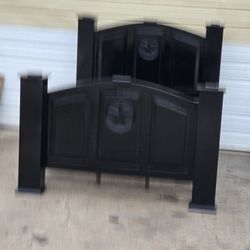 QUEEN BED FRAME 