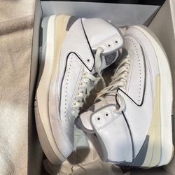 Jordan 2 Retro cement grey