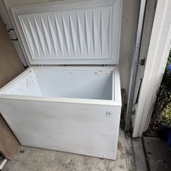GE Chest Freezer