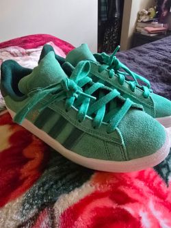 Adidas shoes size 5 kids