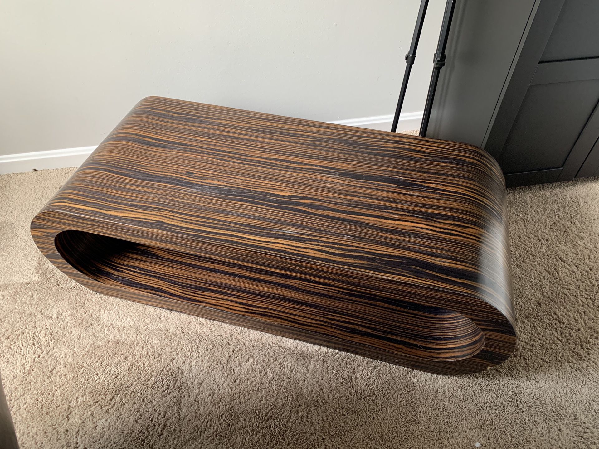 Cool streaked wood coffee table with modern design