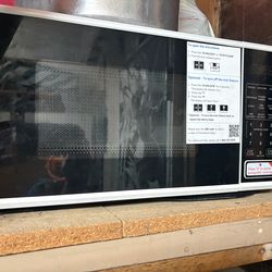 2 Microwave  black or white