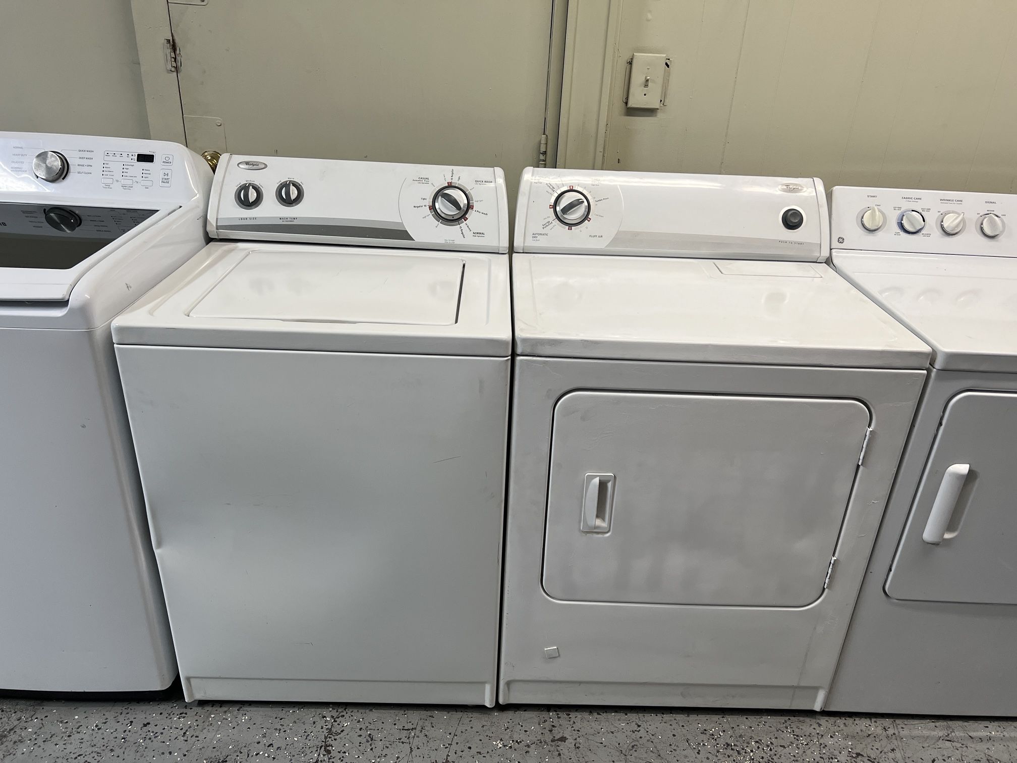 Whirlpool Top Load Washer With Agitator And Gas Dryer Set