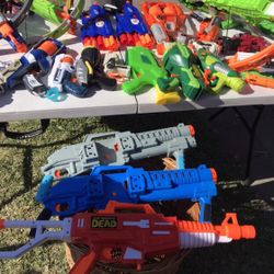 Bonche Grande De Nerf Guns And Assorted