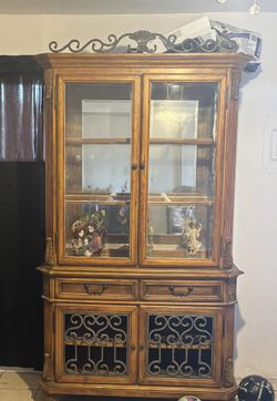 Glass Vitrina