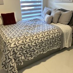 Full Size Bed with Trundles  (has twin Mattresss Underneath & Two Drawers)