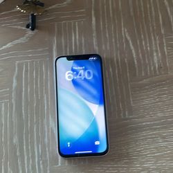 iPhone 13 – 128GB Unlocked – $199 (FIRM, LOWBALLS WILL BE IGNORED)