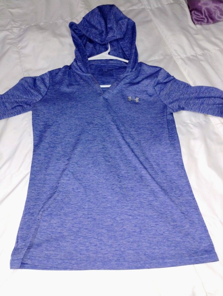Nike and under armor long sleeve athletic size small