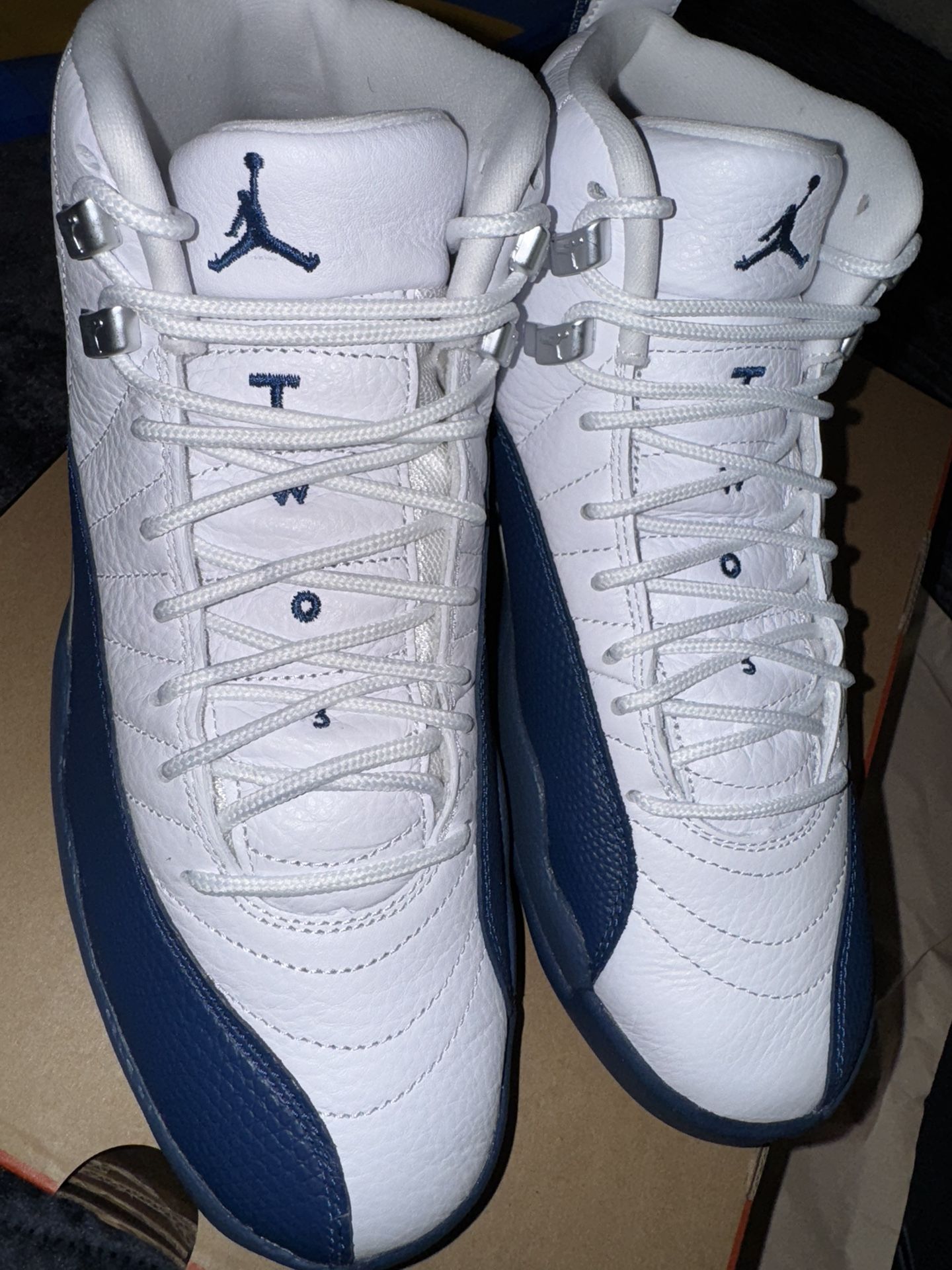Jordan 12 Retro - Men’s 8.5 - $130 Cash Only 💵