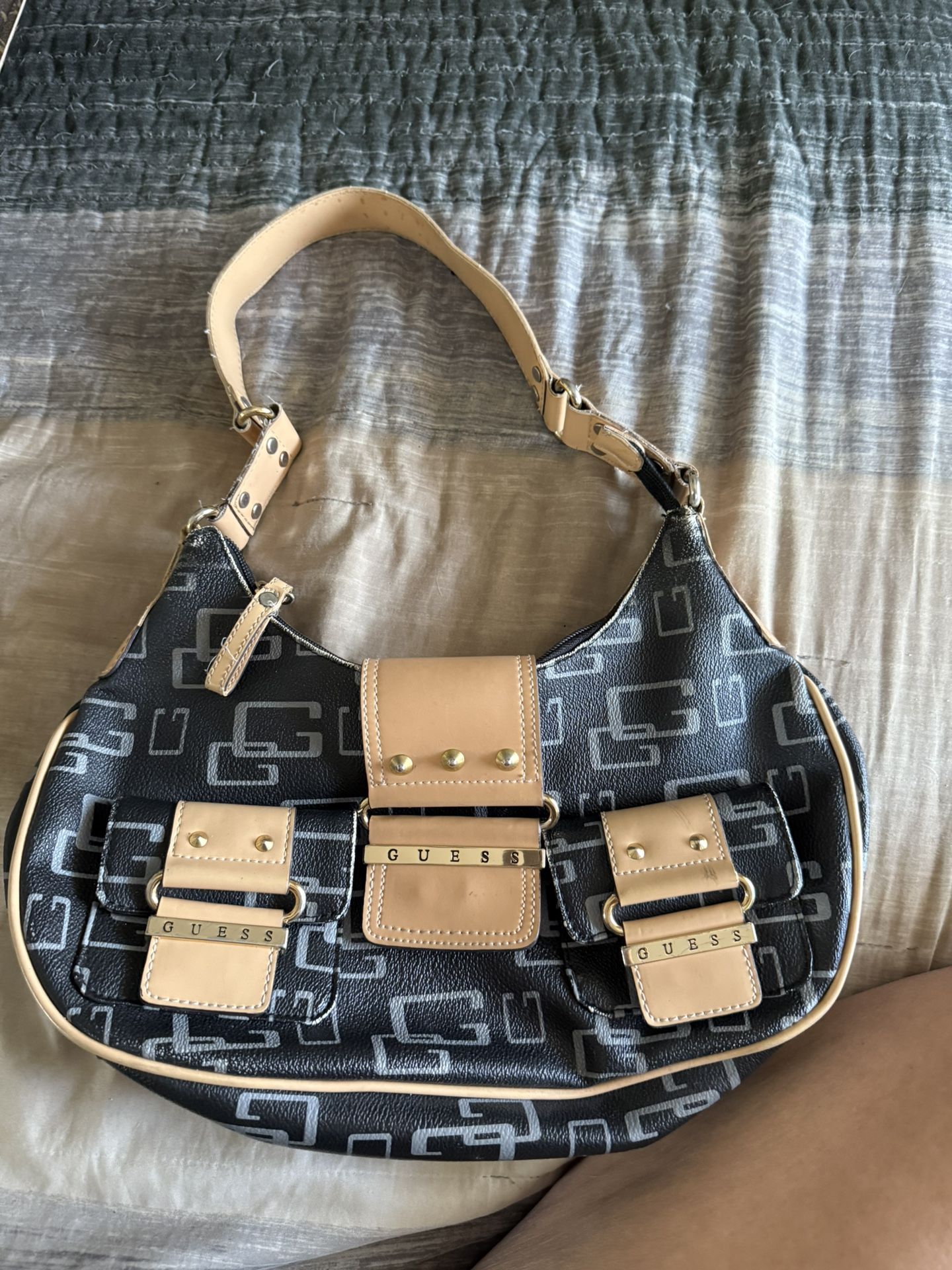 GUESS Purse With Lots of Pockets