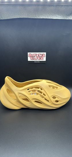 adidas Yeezy Foam RNR Desert Sand Sz. 12