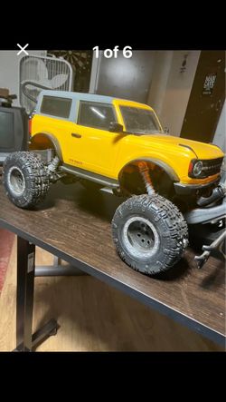 Huge Yellow/gray Ford Bronco Rc Car
