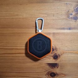 !Used Once!! Bushnell Wingman Mini GPS Golf Speaker/BITE Mount