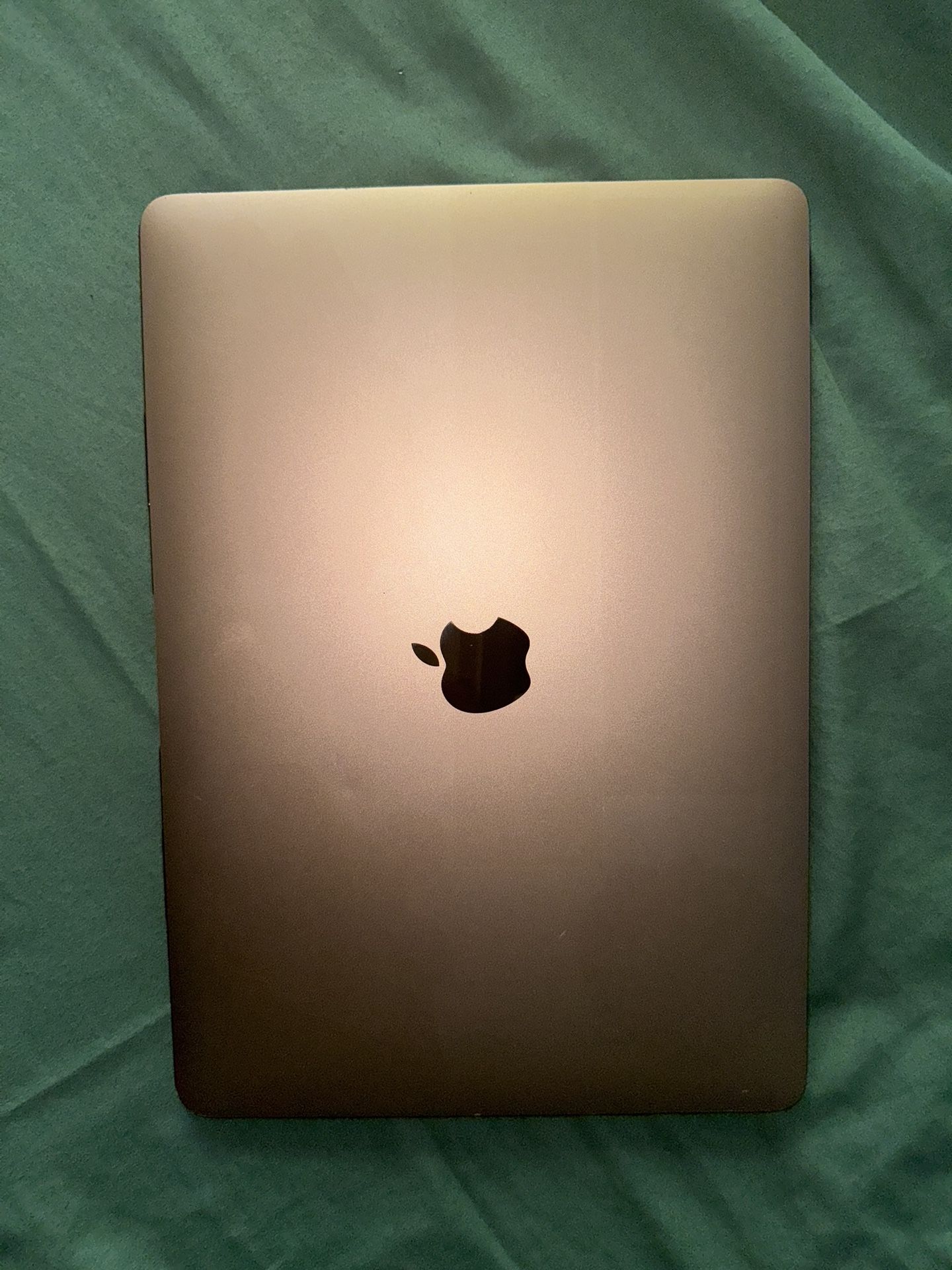 Used MacBook Air w/ AirPods Pro Max