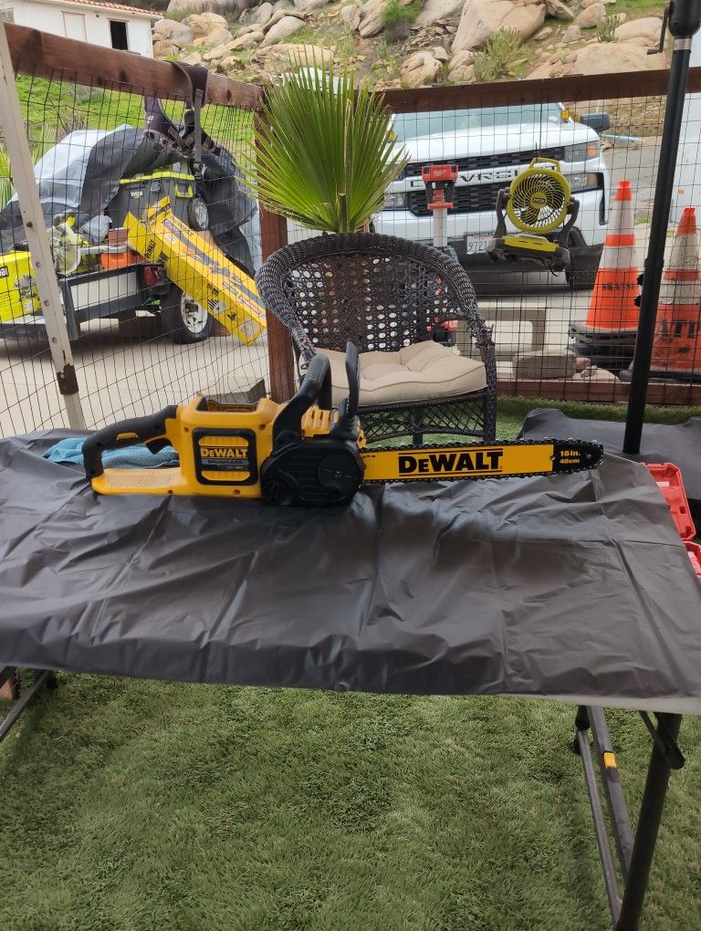 Dewalt 60 Voltage Chainsaw 16 In