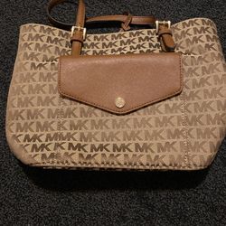 MK PURSE