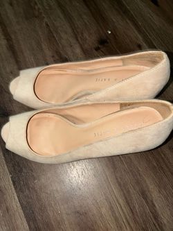 WOMANS shoes