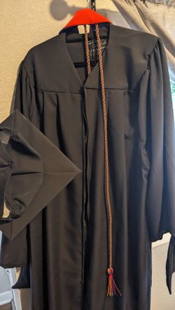 Masters Cap And Gown (Engineering)
