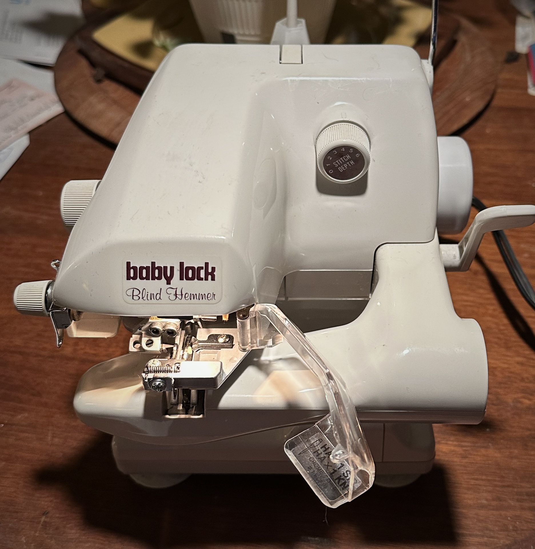 Babylock BL-101 Blind Hemmer Sewing Machine