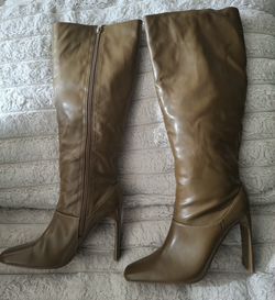 Boots Beautiful Perfect Condition