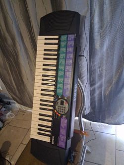Teclado YAMAHA trabajando bien