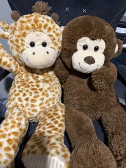 A Giraffe And A Bear Plushy