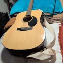 Jasmine JD36-NAT J-Series Acoustic Guitar, Natural With Case & Strap. excellent Condition