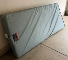 Hospital bed/guest mattress