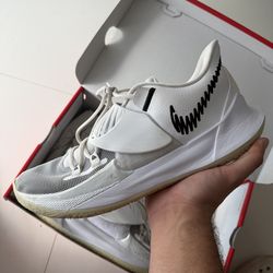 Kyrie basketball shoes