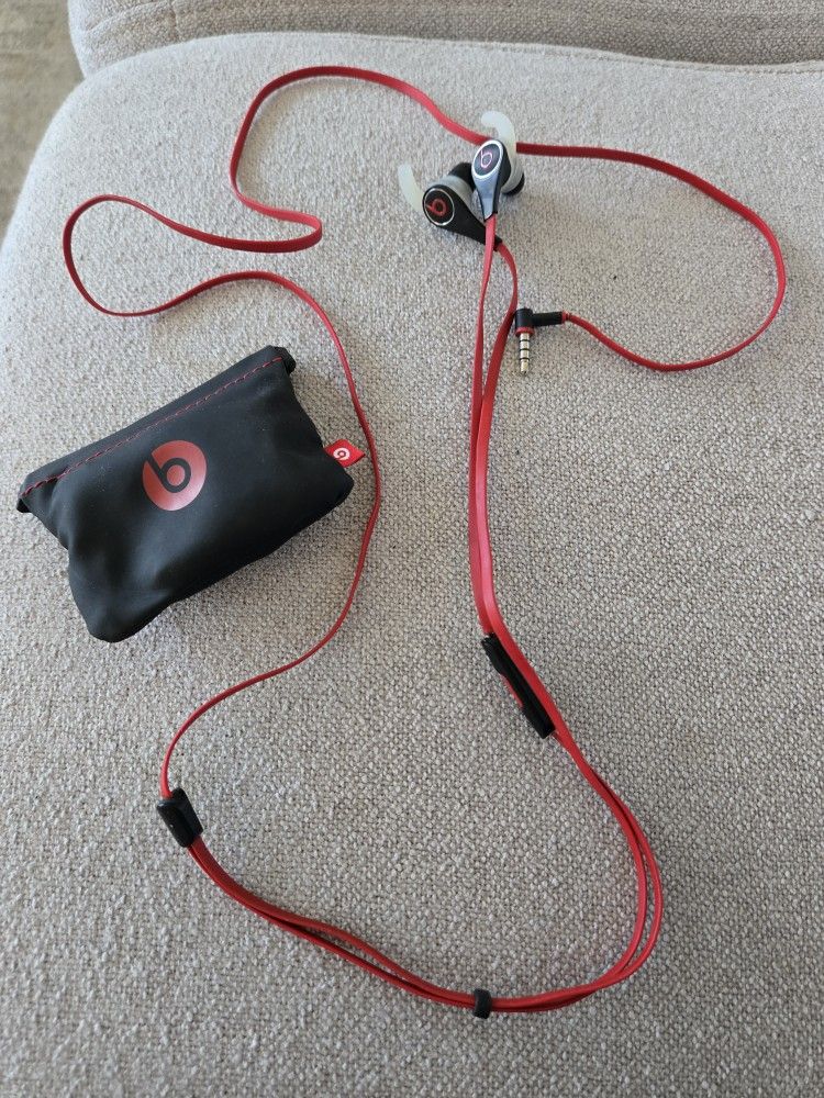 Beats Tour 2 with Case And Removable Ear Hooks