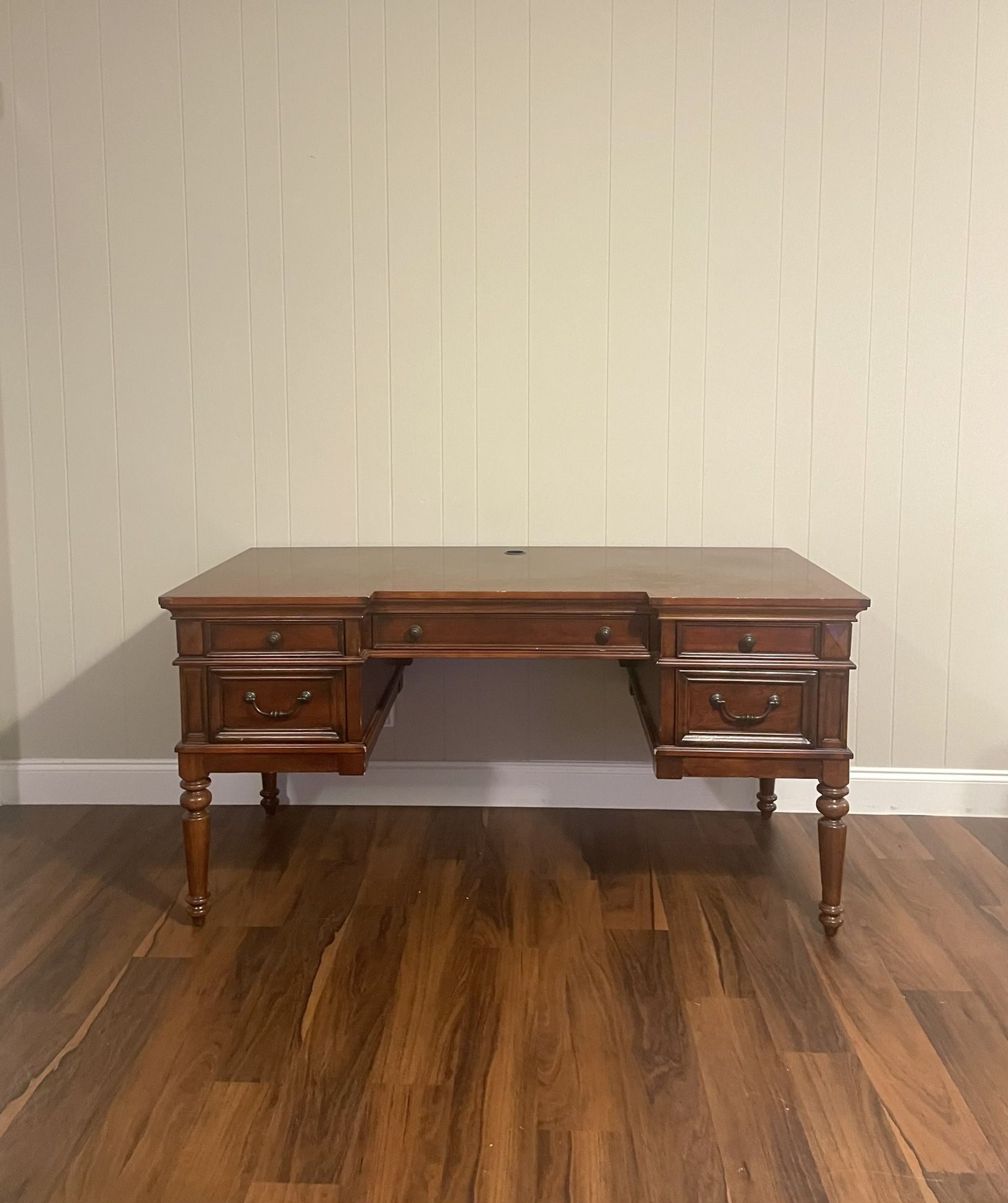 Ethan Allen Executive Wood Desk [FREE Delivery🚚]