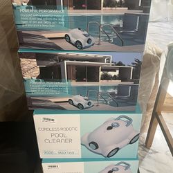 New In Box Swimming Bool Robot Cleaner 